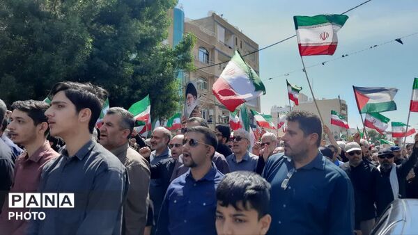 مردم کرج کاروان خونخواهی امام شهید را برپاکردند