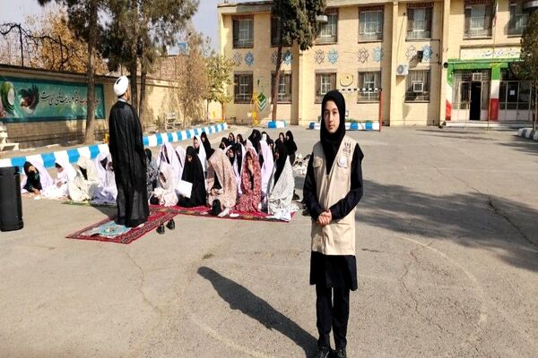 اقامه نماز باران در دبیرستان شهید مجید دهنوی نیشابور 