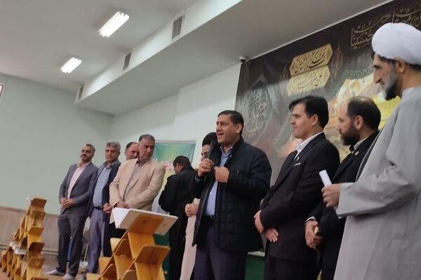 طنین زنگ قرآن و عترت در پیشوا؛ آغاز روزی معنوی در کنار مسئولان