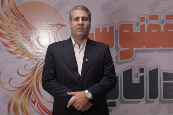 دانش و دانایی می‌تواند ما را از خاک به افلاک برساند