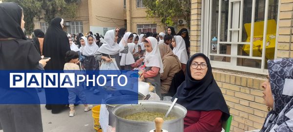 بازارچه کسب و کار دانش‌‍آموزان مدرسه حضرت رقیه(س)