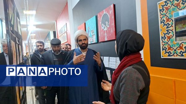 نواختن زنگ انقلاب در هنرستان 17 شهریور ناحیه یک کرج