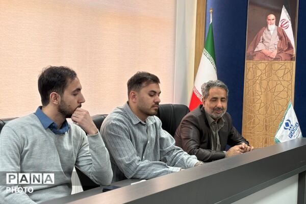 نشست خبری مدیر آموزش‌وپرورش شهرستان اسلامشهر با اصحاب رسانه نوجوان