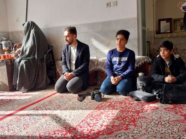 دیدار با خانواده شهدا زمینه‌‌ساز عزتمندی و افتخار