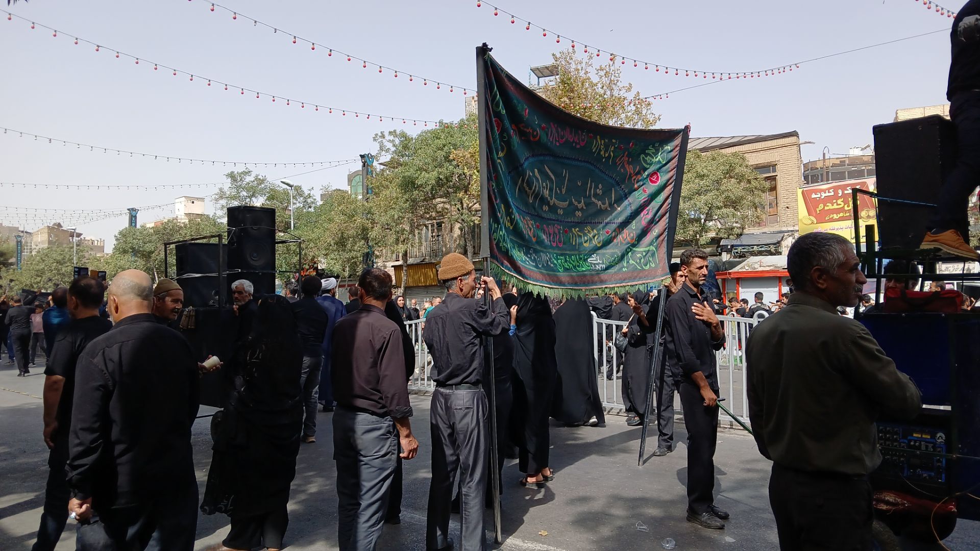 عزاداری زائران حضرت رضا (ع) 