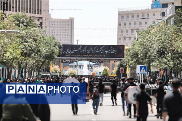 ظهر تاسوعا در جوار حرم مطهر رضوی