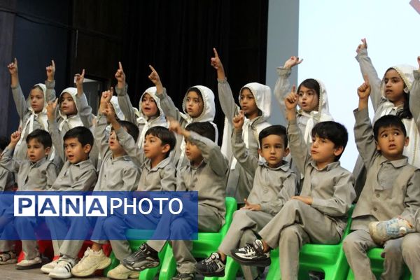 جشنواره هویت ملی اسلامی کودکستان‌های شهرستان گرمه