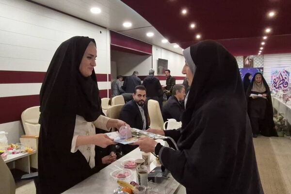 تقدیر از بانوان شاغل در اداره آموزش و پرورش کهریزک 