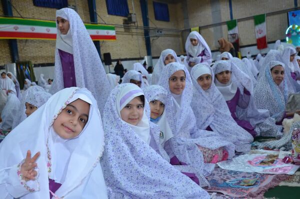جشن تکلیف دانش‌آموزن دختر در گچساران