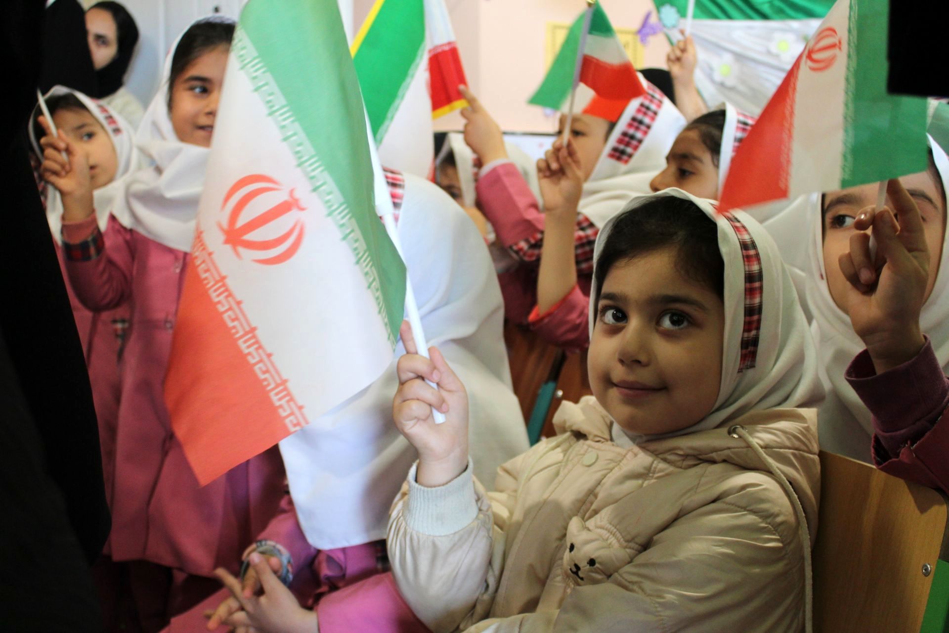 افتتاح دبستان شش کلاسه جانباز حاج عباس علی مجدی در فاروج 