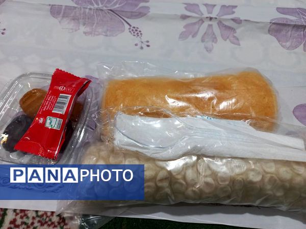 همدلی و معنویت در مراسم افطاری مدرسه حسین‌علی بابایی تهران