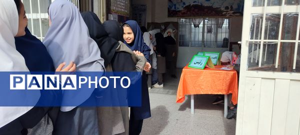 انتخابات شورای دانش‌آموزی در مدرسه شهید نجفی فدافن