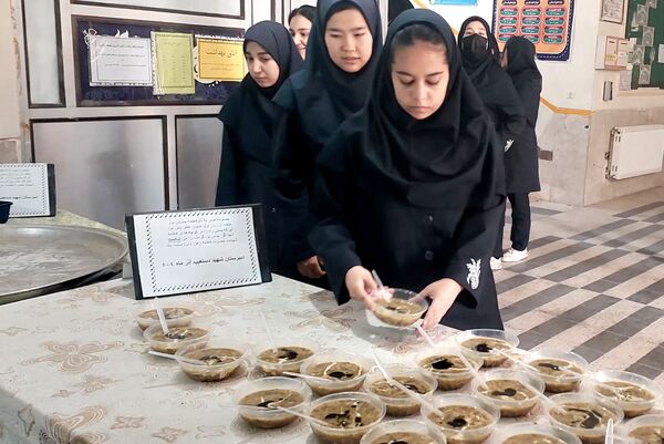 برپایی موکب شهادت حضرت زهرا(س) در دبیرستان شهید محمدتقی دستغیب ناحیه ۳ 