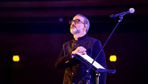 کنسرت‌های علیرضا قربانی ۴ شب دیگر تمدید شد