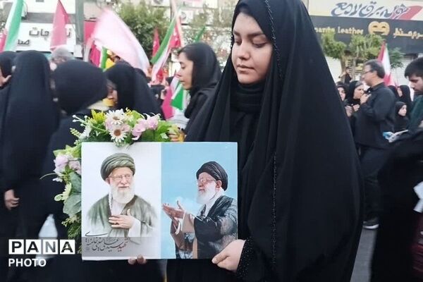 عبورِ پیکرِ عشق؛ آخرین وداع در مشهد از پشتِ شیشه‌های غبارگرفته