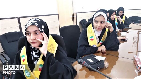 آیین تقدیر از دانش آموزخبرنگاران برگزیده پانا ناحیه 3 قم