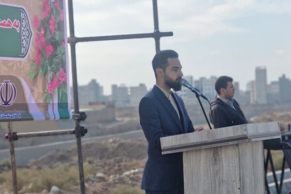 آیین کلنگ‌زنی هنرستان خیرساز هیأت امنایی در قرچک