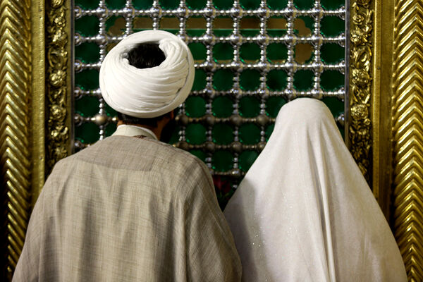 جشن ازدواج ۳۲۵ زوج جوان در حرم حضرت معصومه (س)