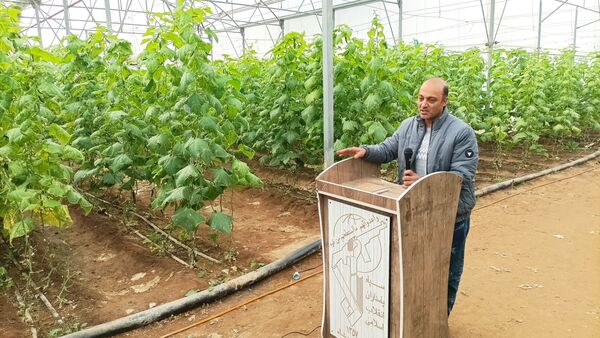 بازدید از گلخانه نمونه خسروشاه در هفته بسیج
