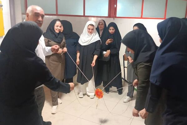 برگزاری دوره‌های توانمند سازی در دبستان ۱۸ دی ناحیه دو شهرری با حضور مدرس سازمان دانش‌آموزی 