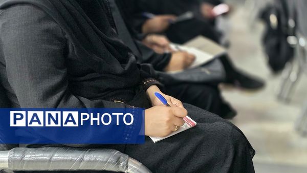 کارگاه مقاله‌نویسی آموزش‌دهندگان سوادآموزی در قائمشهر