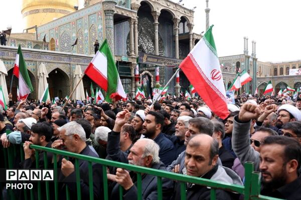 آیین تشییع 12 شهید حملات هوایی در قم