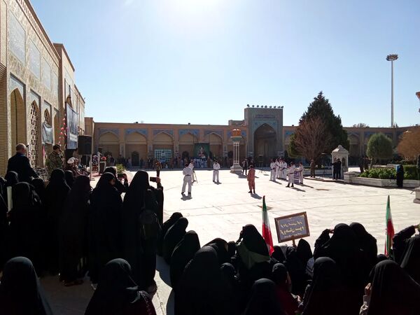 آرامگاه مدرس کاشمرصحنه تجدید میثاق بسیجیان در هفته بسیج  