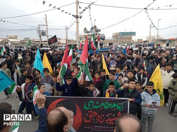 قیام معلمان و دانش‌آموزان شهرستان جعفرآباد برای خونخواهی امام شهید