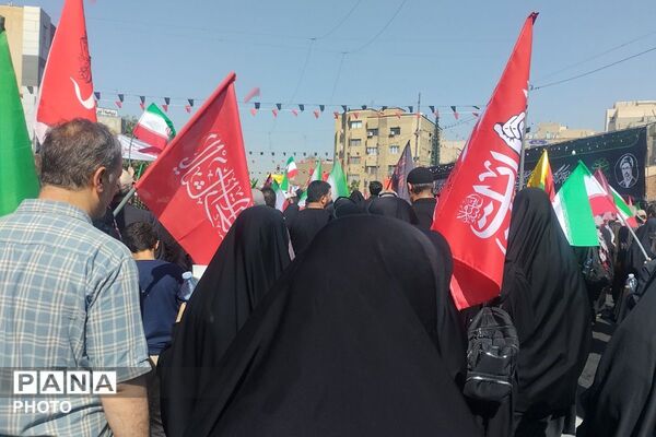 فریاد نسل نو در سوگ رهبر؛ مشقِ وفاداری در قابِ تشییع 
