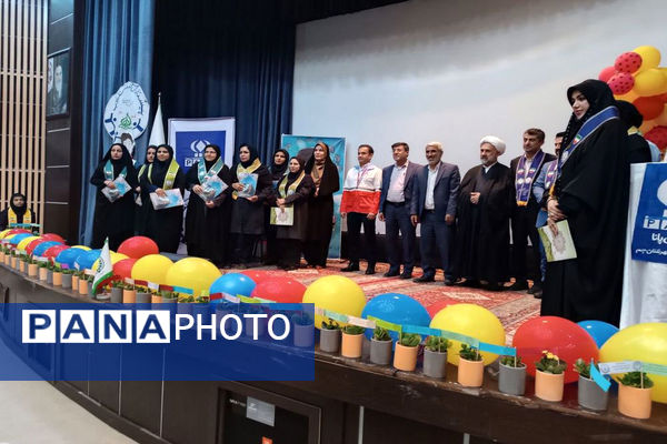 تجلیل از مربیان و دانش‌آموزان برتر شهرستان جم