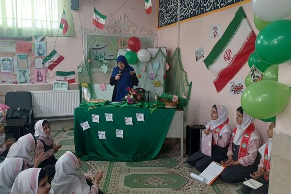 مدارس فیروزکوه غرق در شور نیمه شعبان