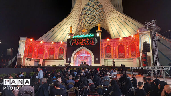 محرم‌شهر آغاز همدلی زائران اربعین در میدان آزادی