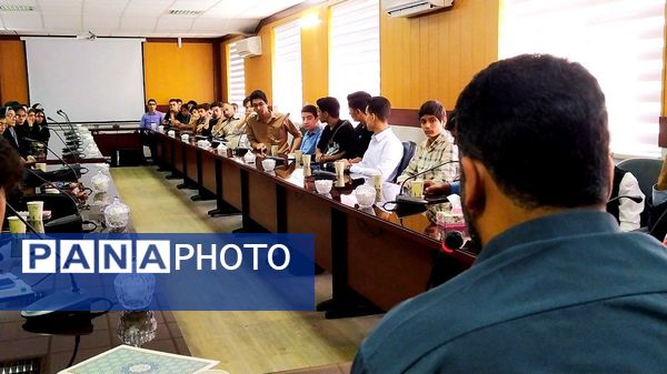 نشست تشکل های دانش‌آموزی با مدیر آموزش و پرورش کاشمر