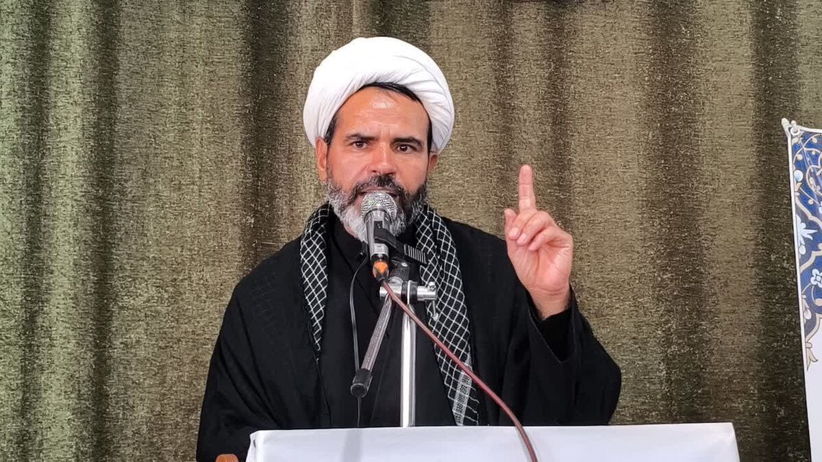 نماز، انسان را از گناه بازمی‌دارد