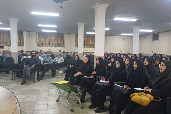 کارگاه آموزشی هوش مصنوعی با حضور جمعی از مربیان پرورشی مدارس ناحیه 2 کرج و شهرستان فردیس 