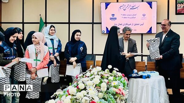 تجلیل از روایتگرانِ امید؛ ضیافتِ قدردانی از اهالیِ خبر در آموزش و پرورش منطقه ۳