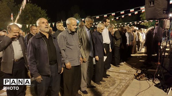 حماسه حضور در اجتماع و صفوف نماز 