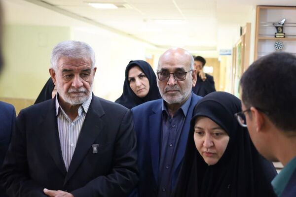 افتتاح زمین چمن دبیرستان دوره اول استعدادهای درخشان شهیدان مزیدی 