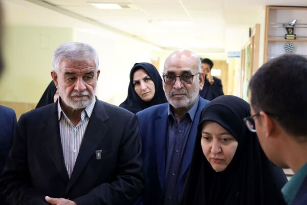 افتتاح زمین چمن دبیرستان دوره اول استعدادهای درخشان شهیدان مزیدی 