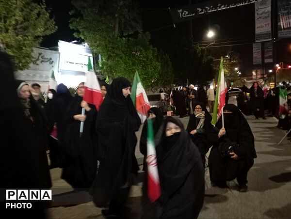 همدلی و هم صدایی مردم غیور نیشابور در اجتماعات شبانه