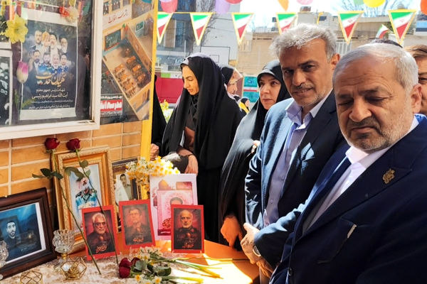 وزیر آموزش و پرورش میهمان دانش‌آموزان مدرسه شاهد دالکی