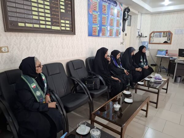 بازدید مدرسان کشوری سازمان دانش‌آموزی از دبیرستان تمام تشکیلاتی عفت