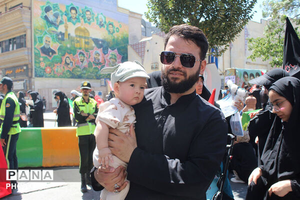 مشهد در سوگ؛ بدرقه باشکوه رهبر شهید انقلاب در جوار بارگاه رضوی/۲