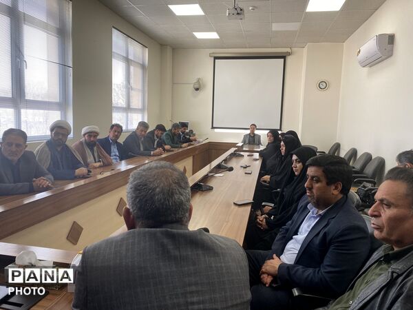 دیدار فرهنگیان با امام جمعه و فرماندار