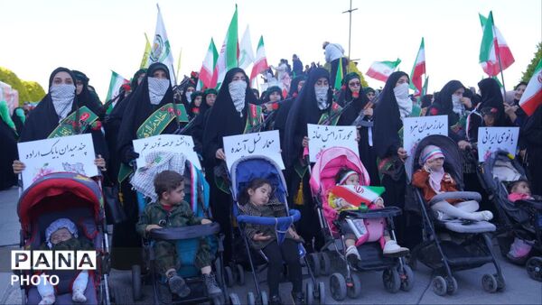 اجتماع بزرگ" دختراتو ببین" هم آوایی بانوان نصف جهان 