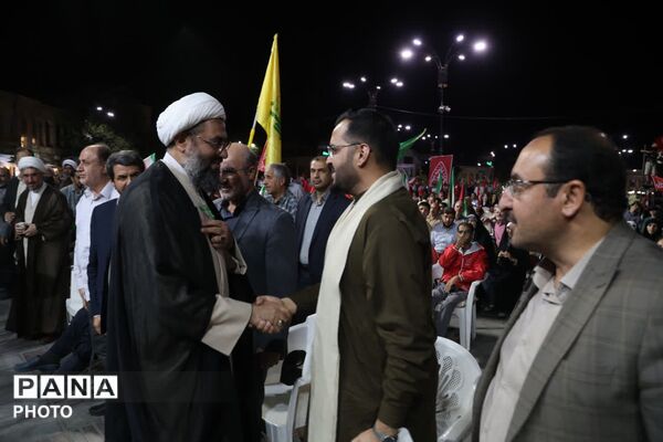 گفت‌وگوی اقشار مختلف مردم همدان با نماینده ولی‌فقیه در استان