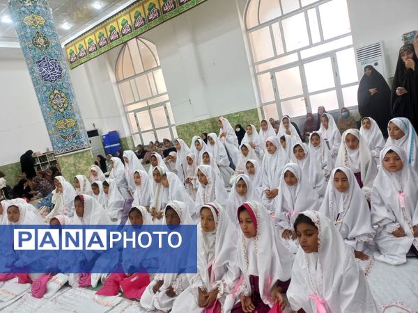 برگزاری جشن تکلیف دو هزار دانش‌آموز دختر سوم ابتدایی در میناب