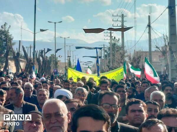بیعت مردم شهرستان لردگان با امام امت