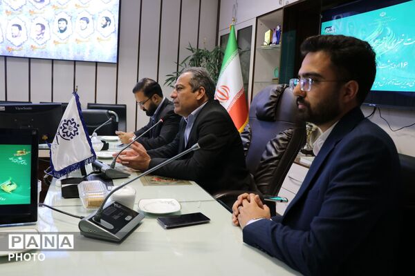 نشست رئیس اداره آموزش و پرورش ناحیه ۷ مشهدبا دانش‌آموزان خبرنگاران خبرگزاری پانا 