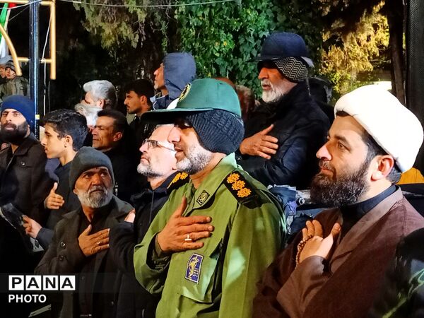 قرار شبانه؛ مردم کاشمر در کف خیابان شعار دادند
